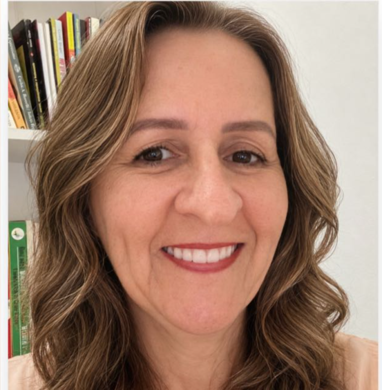 Alzira Helena Carvalho Paraíso